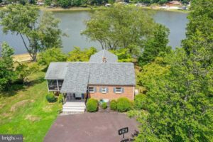 285 Lakeview Cir