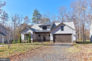 103 Chesterfield Ct