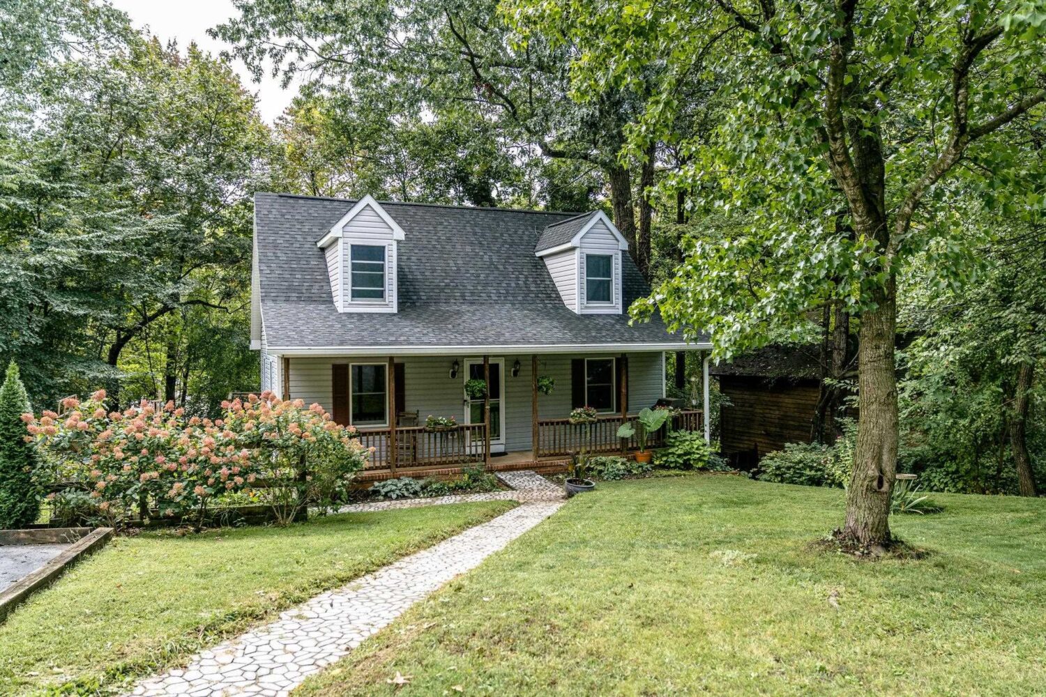 1033 Bridle Ct