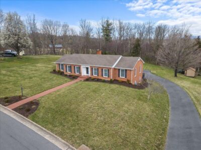 824 Lammermoor Dr