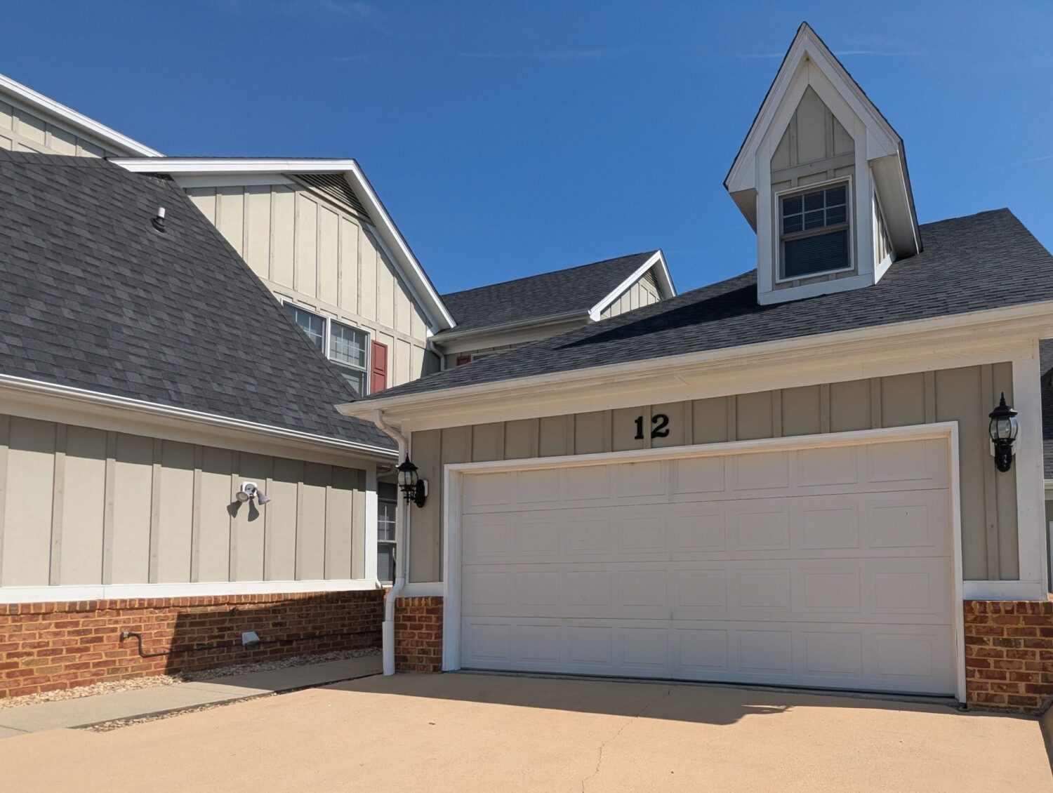 12 Abbey Ct
