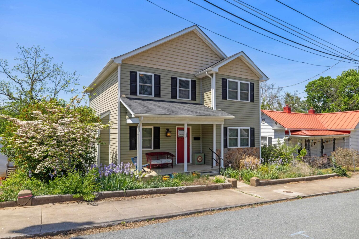 26 Lake Ave