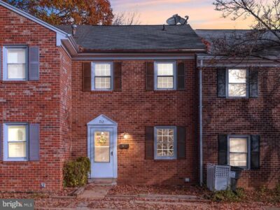 712 Olde Greenwich Cir