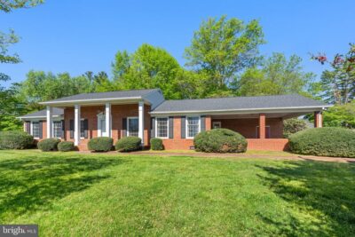 19084 Colonial Dr