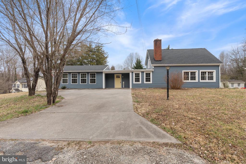 270 Ellis Dr