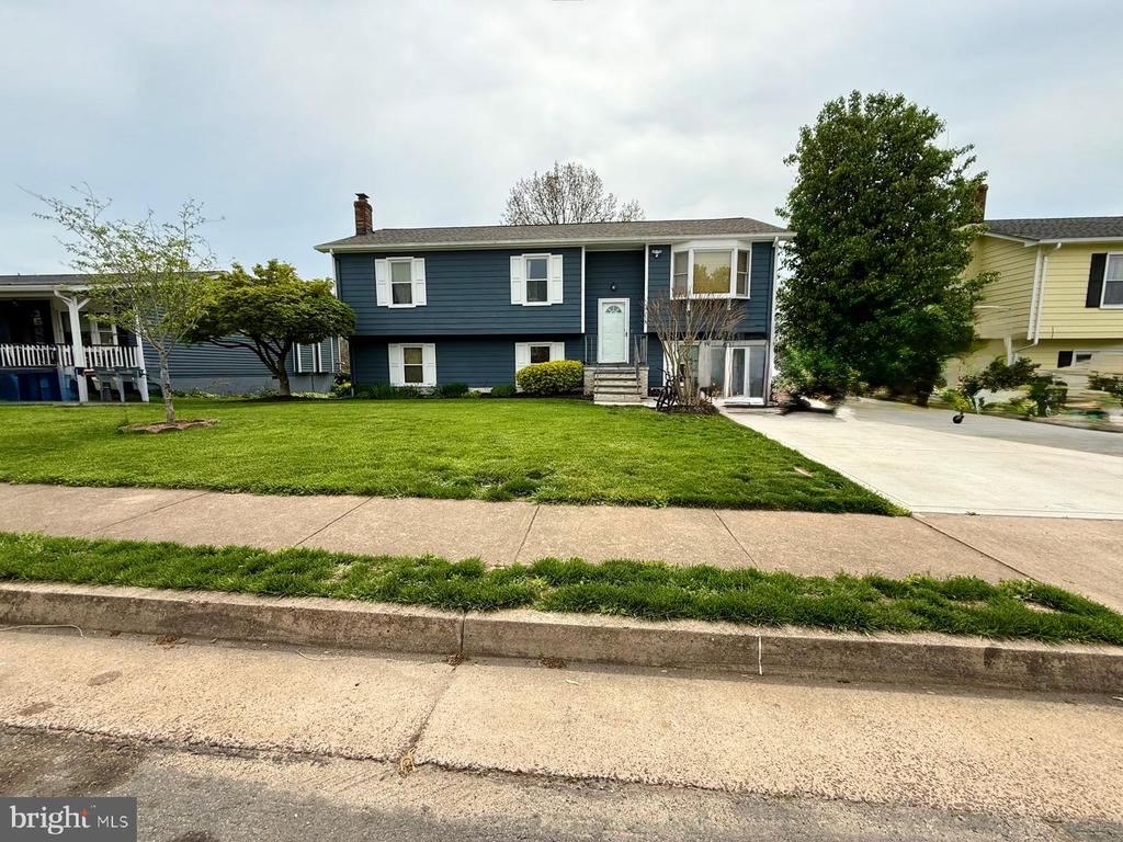 10954 Blake Ln