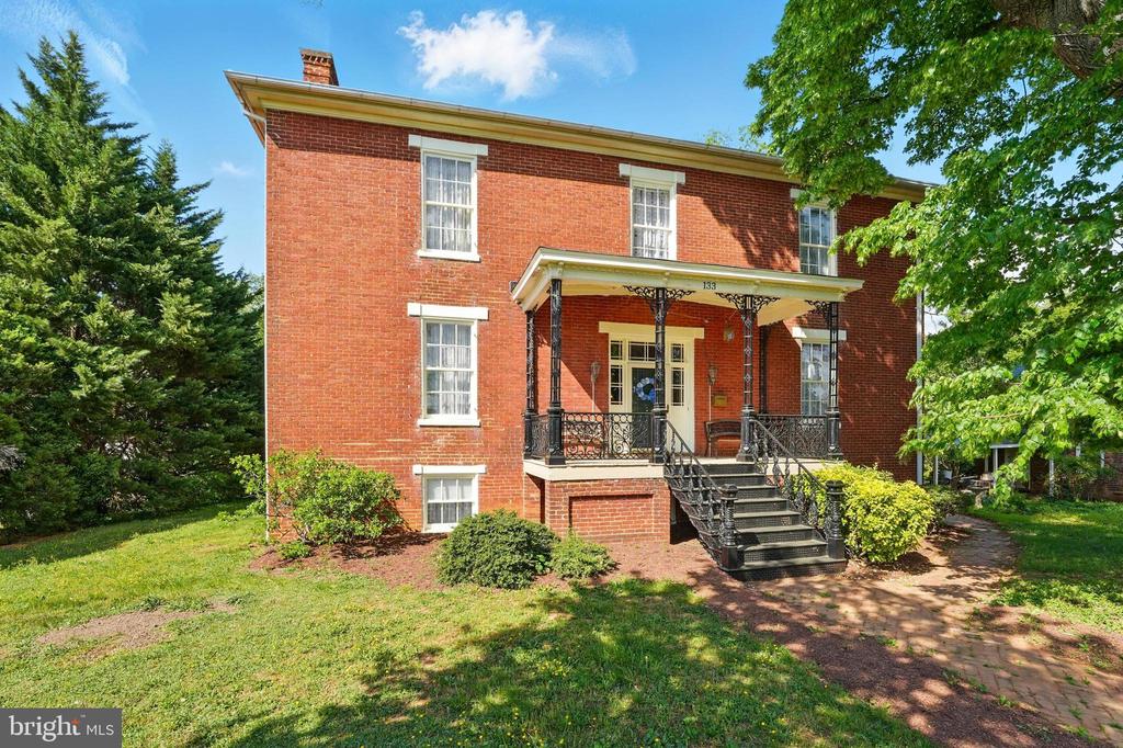 133 W Fairview Rd